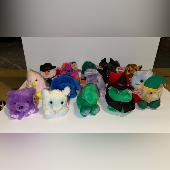 Bundle of 64 Puffkins P.V.C Pellets Collectible 1994 Swibco-NWT - Picture 9 of 16